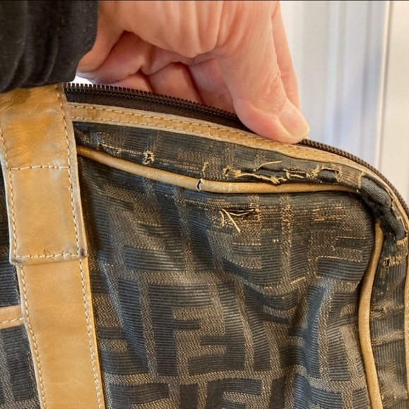 🦋 VINTAGE FENDI HANDBAG - Picture 4 of 10